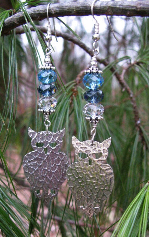 Strukturierte Sterling Owl Ohrringe Mit Kristall Akzente von DalaHorse