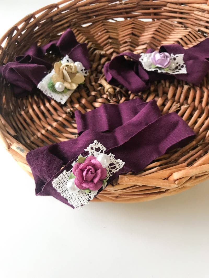 Lila Blume Zierliche Tie Zurück Stricken Neugeborenen Baby Stretch von DaleneAndGrace