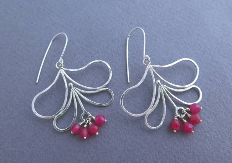 Blume Ohrringe - Sterling Silber Und Rosa Achat Blatt von DaliaShamirJewelry