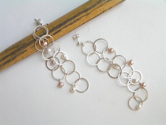 Lange Bubbles Ohrhänger Mit Perlen - Loops Ohrringe Bubble Sterling Silber von DaliaShamirJewelry