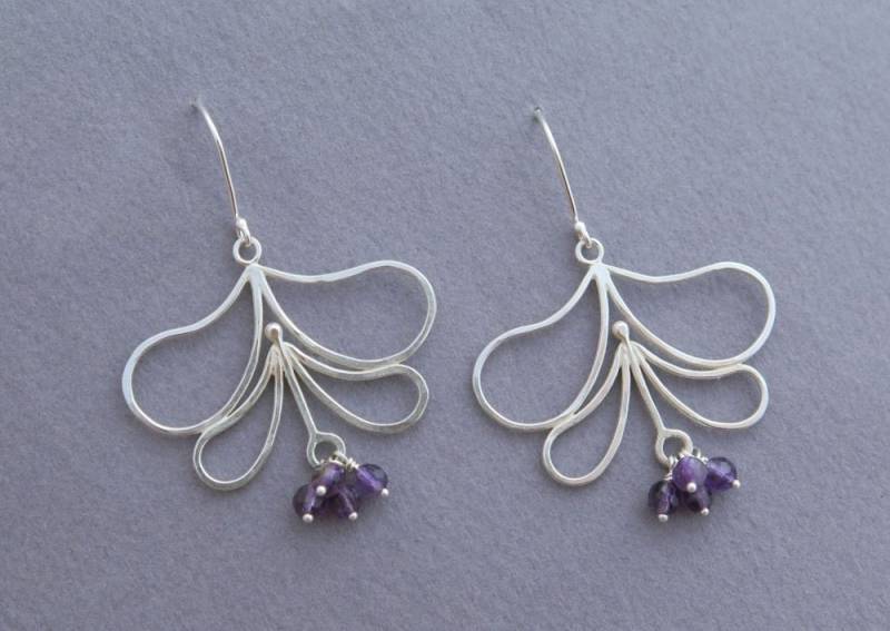 Silber Baumeln Ohrringe - Blumen Amethyst Draht Blatt Große Boho von DaliaShamirJewelry