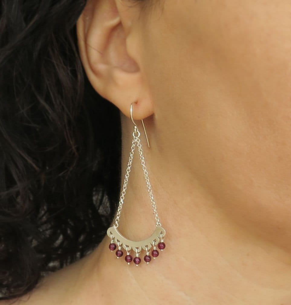 Silber Ohrringe, Lange Statement Granat Braut Ohrringe Silber von DaliaShamirJewelry