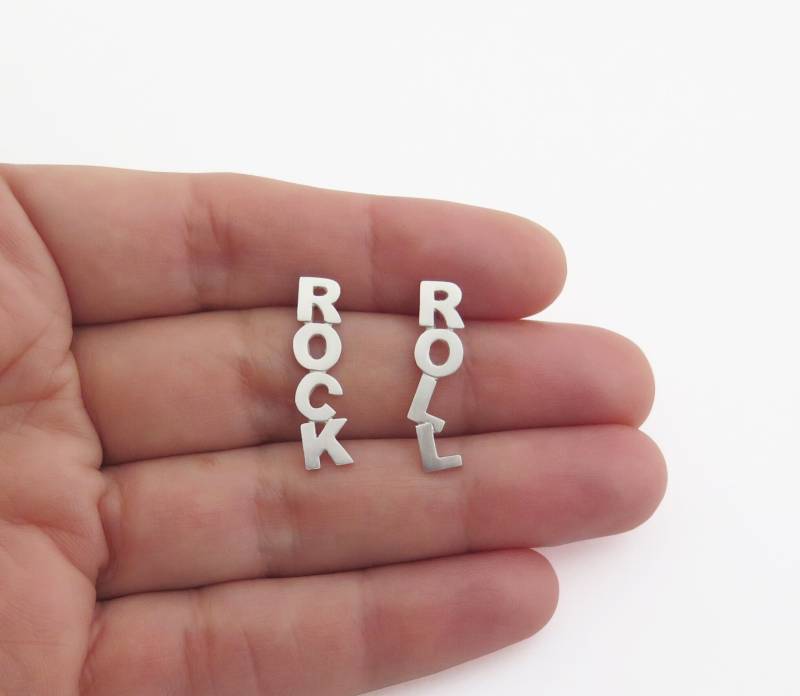 Silber Ohrringe - Rock & Roll Ohrstecker Hand Cut Sterling von DaliaShamirJewelry