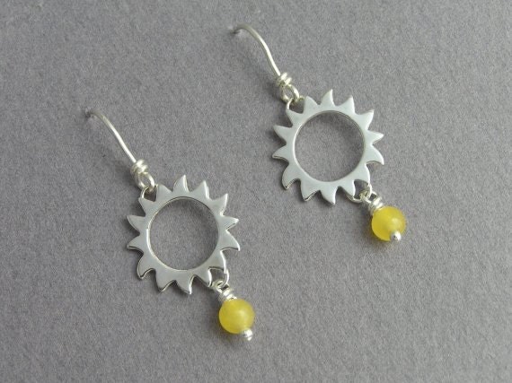 Sonnenohrringe - Sunburst Ohrringe Sonnenstrahl Sterling Silber Und Gelbe Jade Sommer von DaliaShamirJewelry