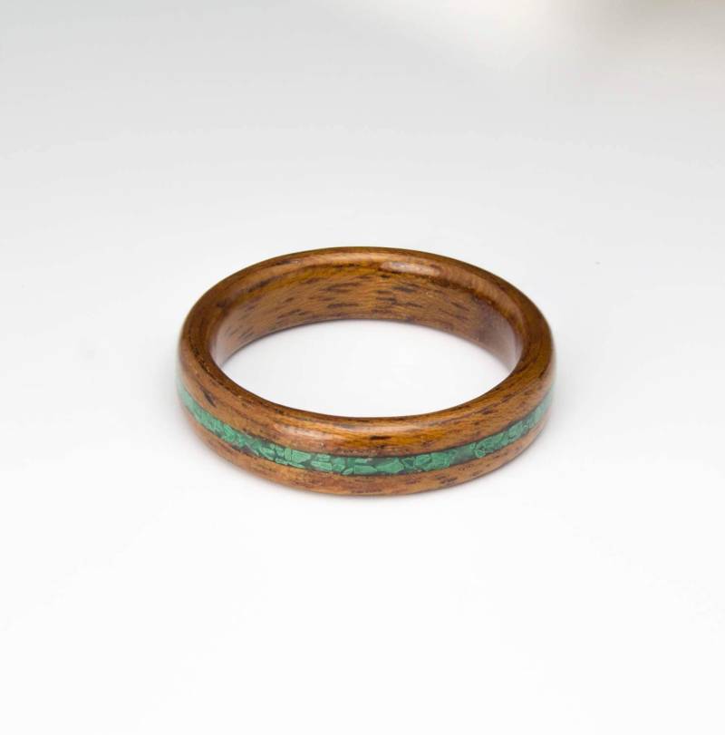 Bentwood Ring Handgefertigt Aus Mahagoni Holz Mit Malachit Inlay // Holzschmuck Holzring Für Männer Oder Frauen Bentwood Ring Handgefertigt Aus Mahagoni Holz Mit Malachit Inlay // Holzschmuck Holzring Für Männer Oder Frauen von DaliaWoodia