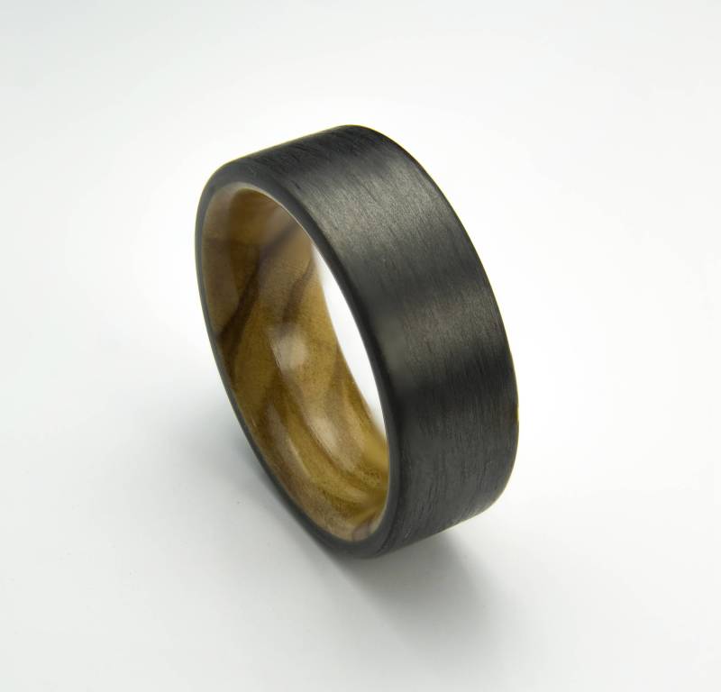 Carbon Fiber Ring Mit Olivenholz Liner Carbon Fiber Ring Mit Olivenholz Liner von DaliaWoodia