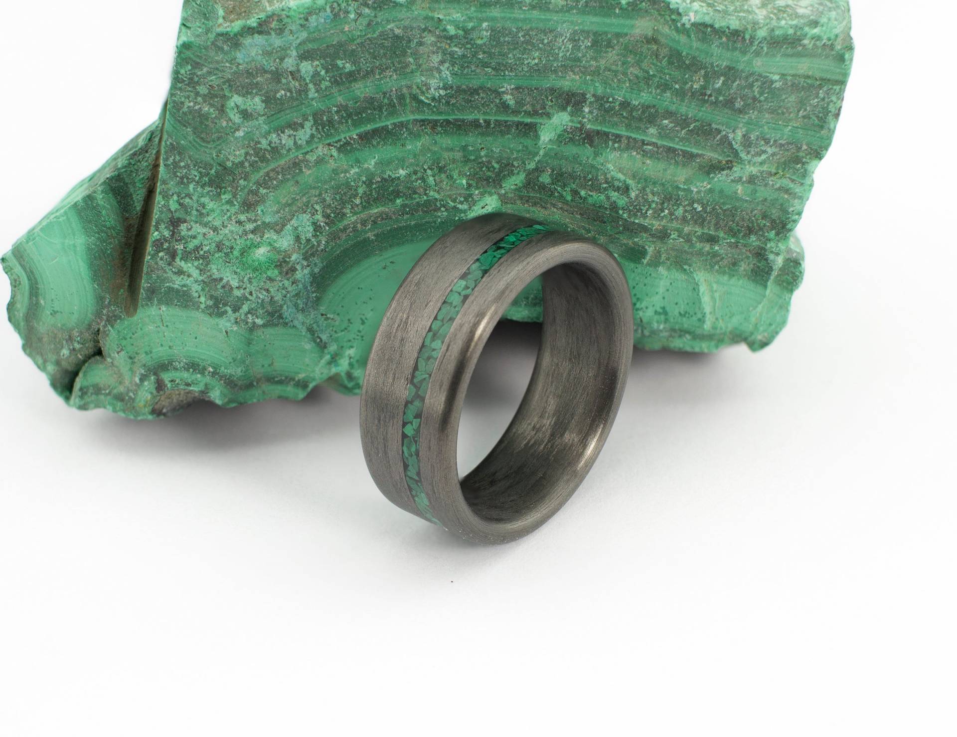 Carbon Ring, Fiber Ring Mit Malachit Inlay, Herren Ehering, Schwarz, Schwarzer Schwarzer Geschenke von DaliaWoodia
