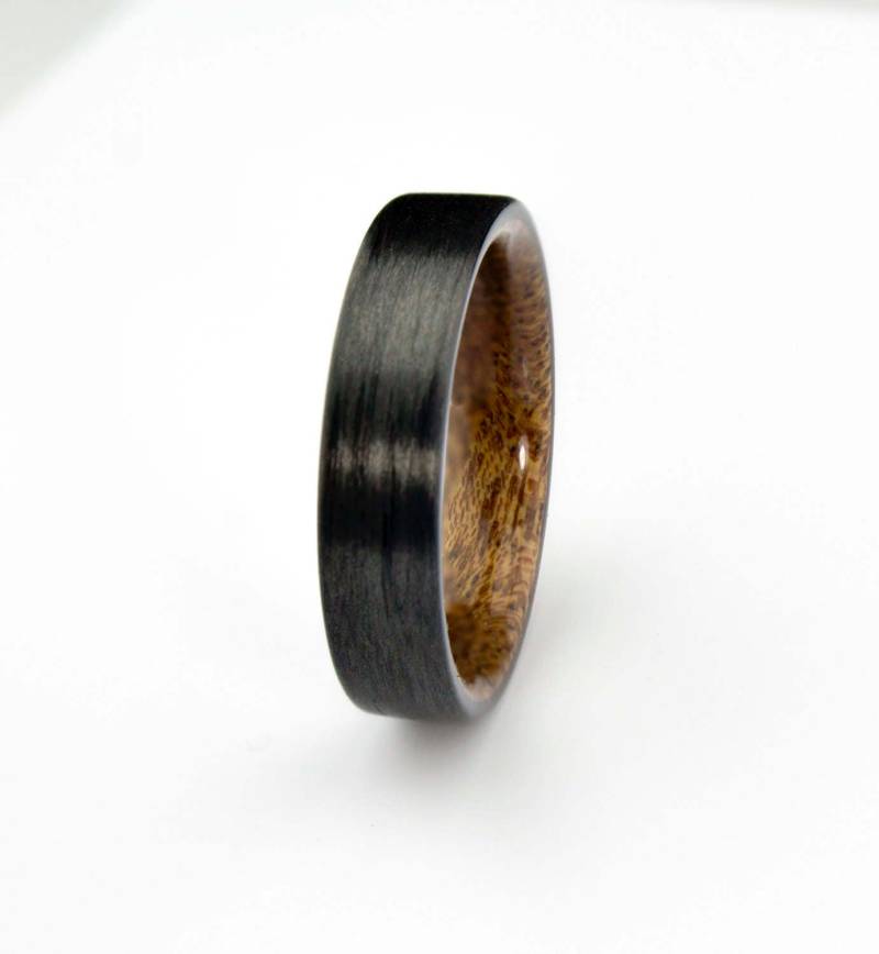 Carbonfaser Ring, Mahagoni Holz, Ehering, Schwarzer Herren Geschenk Für Ihn, Sie, Geschenke, Traubänder Carbonfaser Ring, Mahagoni Holz, Ehering, Schwarzer Herren Geschenk Für Ihn, Sie, Geschenke, Traubänder von DaliaWoodia