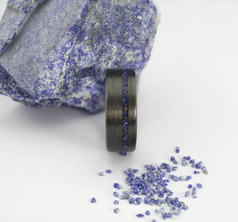 Carbonfaser Ring Mit Lapis Lazuli Inlay, Herrenring, Schwarzer Ring, Ehering, Carbonfaser Geschenke, Beste Geschenke Carbonfaser Ring Mit Lapis Lazuli Inlay, Herrenring, Schwarzer Ring, Ehering, Carbonfaser Geschenke, Beste Geschenke von DaliaWoodia
