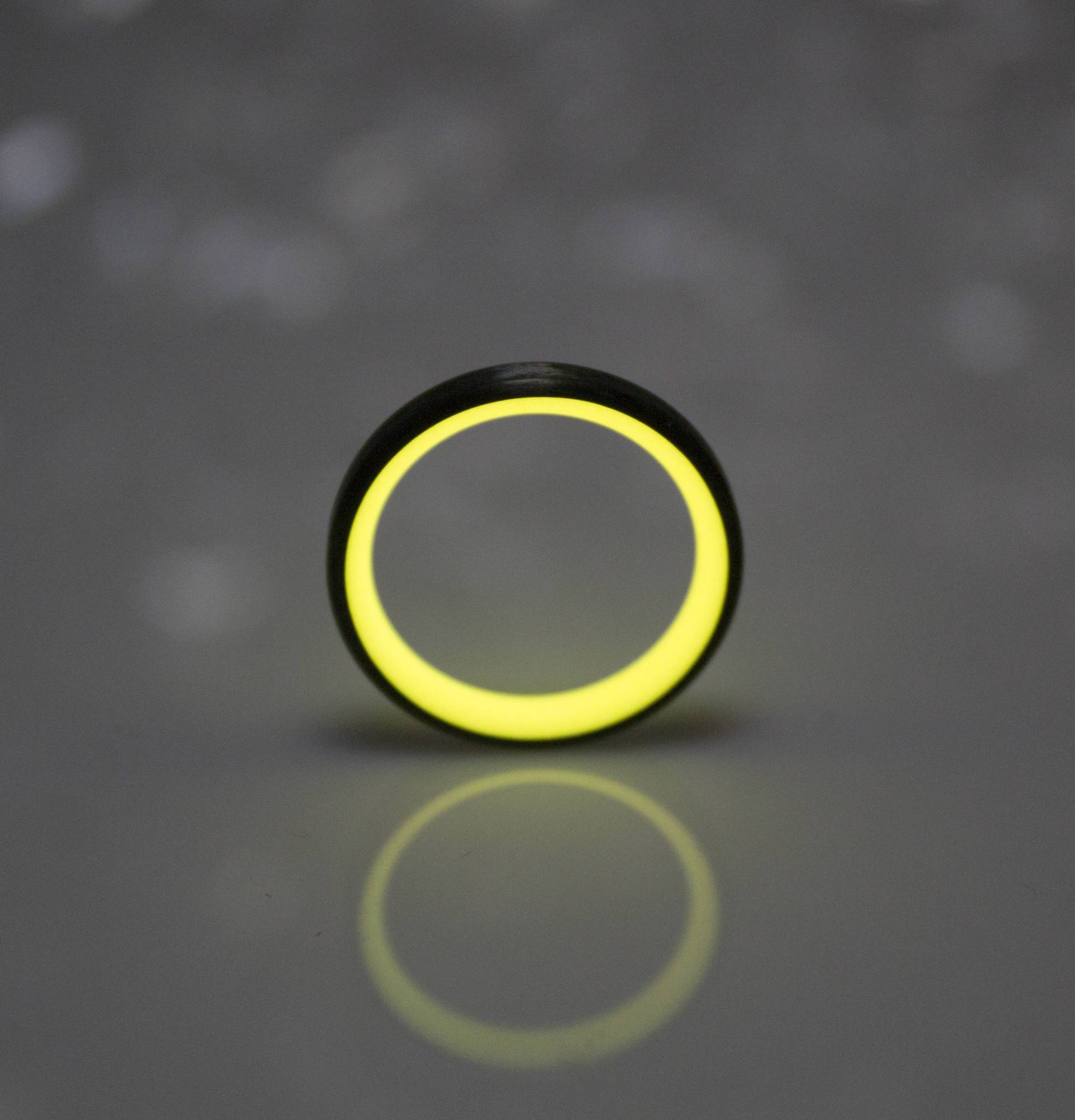 Kohlefaser Glühen Ring, Ring Band, Schwarzer Herren Schwarzen Für Ihn, Schwarze Hochzeitsband, Carbon Bestes Geschenk von DaliaWoodia