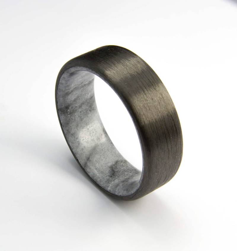 Kohlefaser-Ring Mit Echtem Natürlichen Marmor, Herren Ehering, Schwarzer Ring, Unisex Ringe, Geschenke, Beste Geschenke Kohlefaser-Ring Mit Echtem Natürlichen Marmor, Herren Ehering, Schwarzer Ring, Unisex Ringe, Geschenke, Beste Geschenke von DaliaWoodia