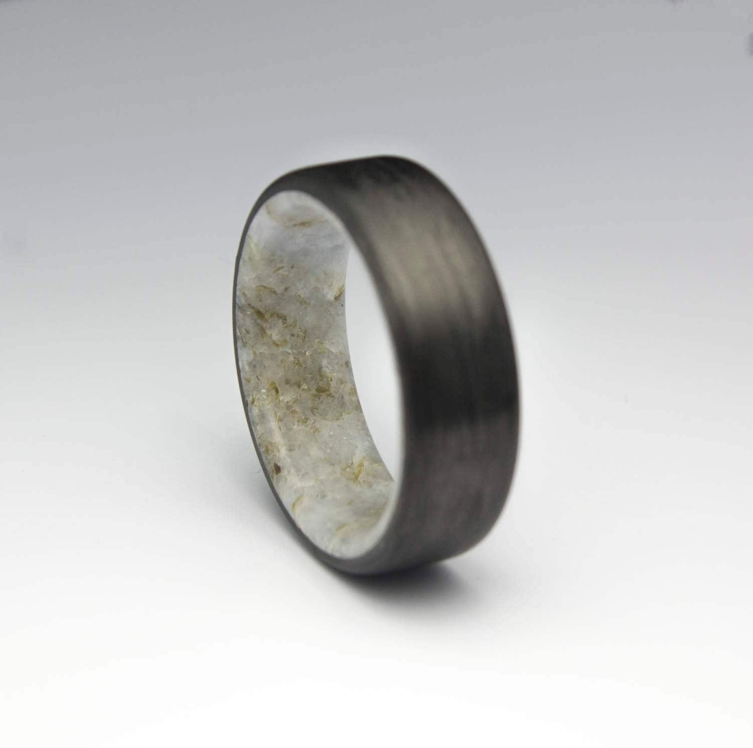 Schwarzer Ring, Carbon-Faser-Ring Mit Echtem Natürlichen Marmor, Schwarzer Herrenring, Damenring, Ehering, Geschenk Für Ihn, Sie von DaliaWoodia