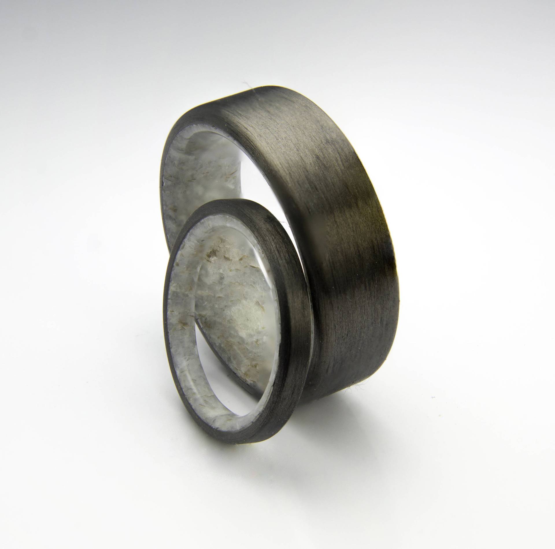 Schwarzer Ring, Kohlefaser-Ring Mit Echtem Natürlichen Marmor, Herren Ehering, Unisex Ringe von DaliaWoodia