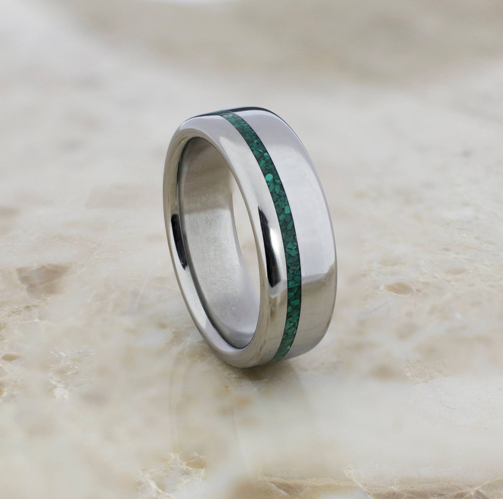 Titan Ring Mit Malachit Mineralstein Inlay, Herrenring, Damenring, Ehering, Geschenk Für Ihn, Ehering von DaliaWoodia