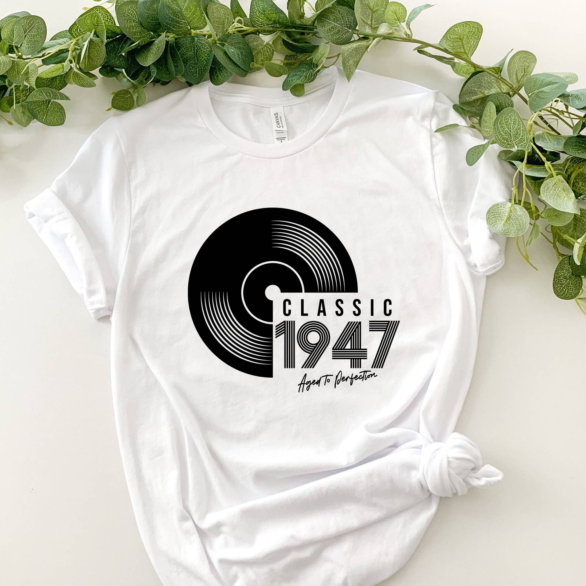 1947 Geburtstag Shirt, 74. T-Shirt, 75. Geburtstagsgeschenk Für Frauen, Männer, Vintage Retro Shirt von DalinCustomShirts