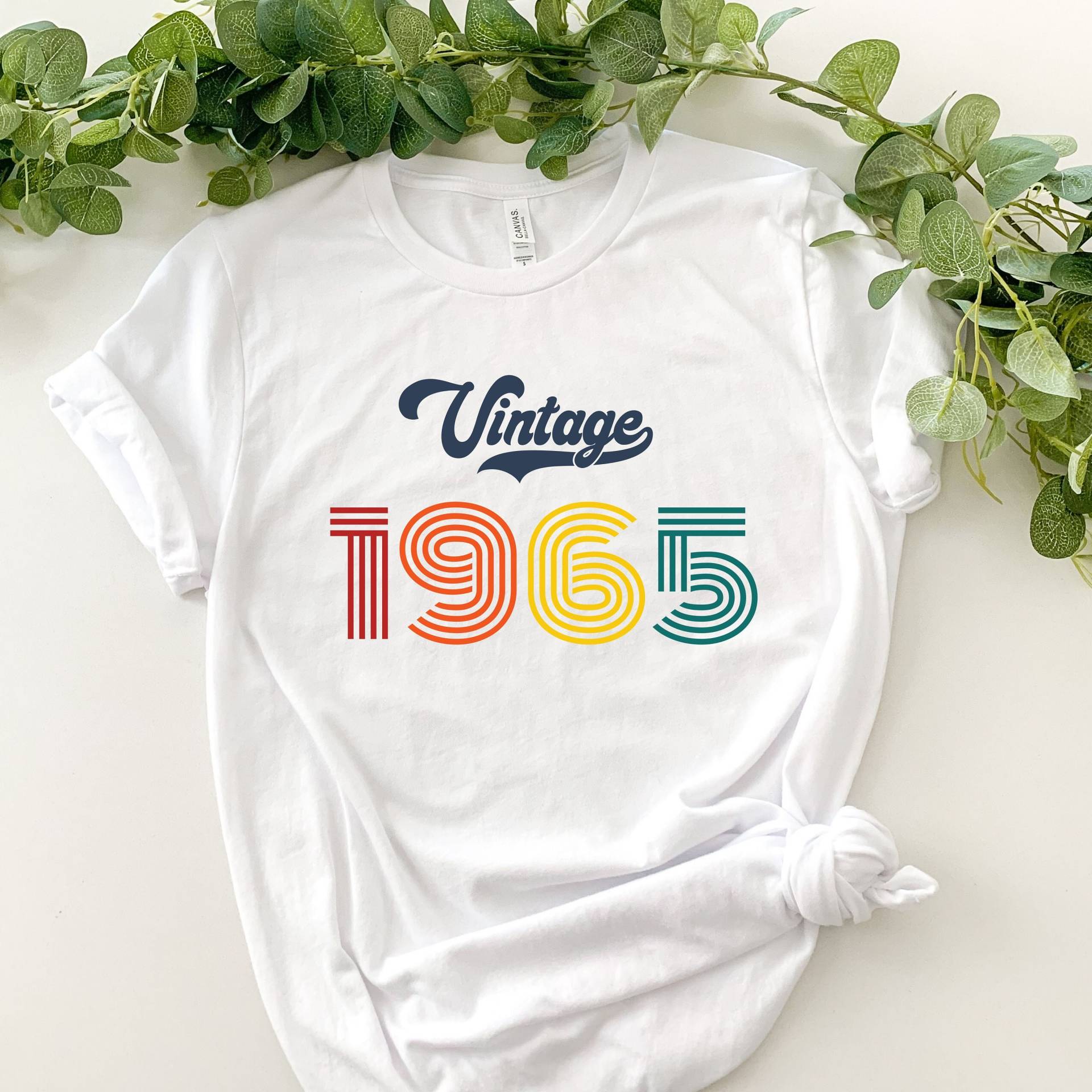 1965 Geburtstagsshirt, 56. Geburtstag T-Shirt, 57. Geburtstagsgeschenk Für Frauen, Männer, Vintage Shirt, Retro Shirt von DalinCustomShirts