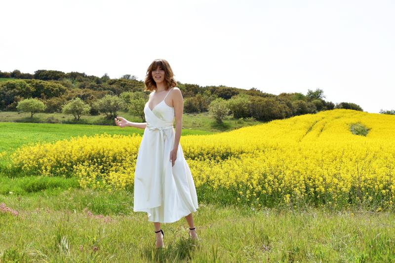 Elfenbein Seidenkleid Wickelkleid Hochzeitskleid Extravagantes Kleid Brautjungfer Übergröße Kleider Midi Satinkleid Brautkleid von DalitaCollections