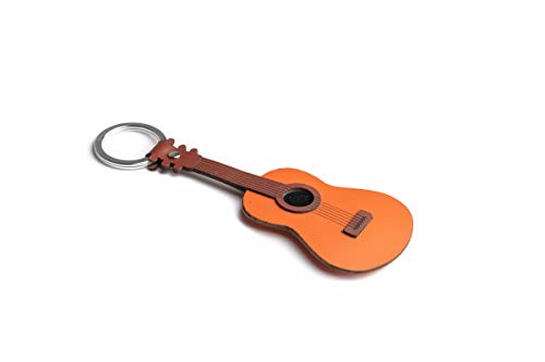 Dallaiti Design Schlüsselanhänger Klassische Gitarre aus Pigmentleder und gewachster Draht mit Schlüsselring aus Metall 14 cm braun Dallaiti Design Schlüsselanhänger Klassische Gitarre aus Pigmentleder und gewachster Draht mit Schlüsselring aus Metall 14 cm braun von Dallaiti