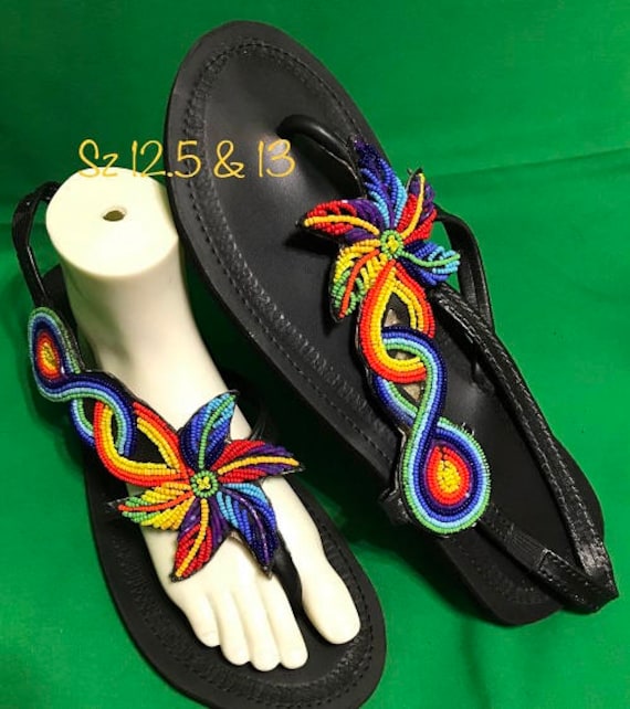 Maasai Perlen Sandalen Maasai Perlen Sandalen von DamarisAfricanArts