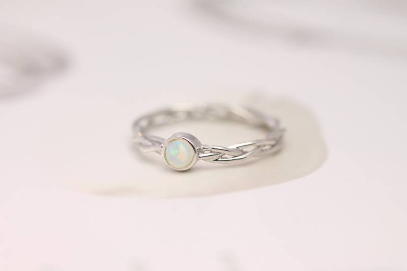 Opalring. Opal Verlobungsring. Drehring. Erhältlich in 9K, 14K, 18K, Platin Oder Sterling Silber von DameJewelry