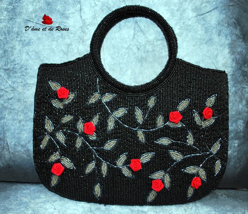 1 Beutel Bestickt Perlen Rock Und Rosig Aus Rotem Stoff von DametdeRoses