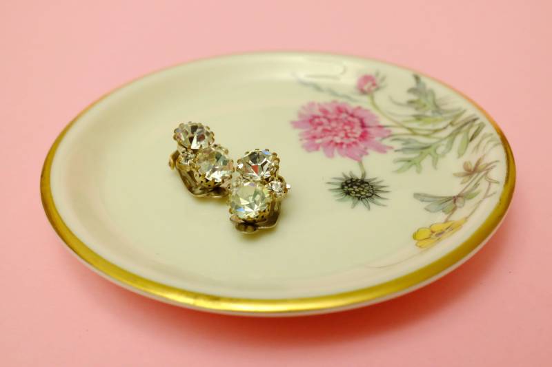 Vintage Ohrclips Ohrringe Glasschliffsteine Cocktail Ref. 305 von DamnNiceStuff