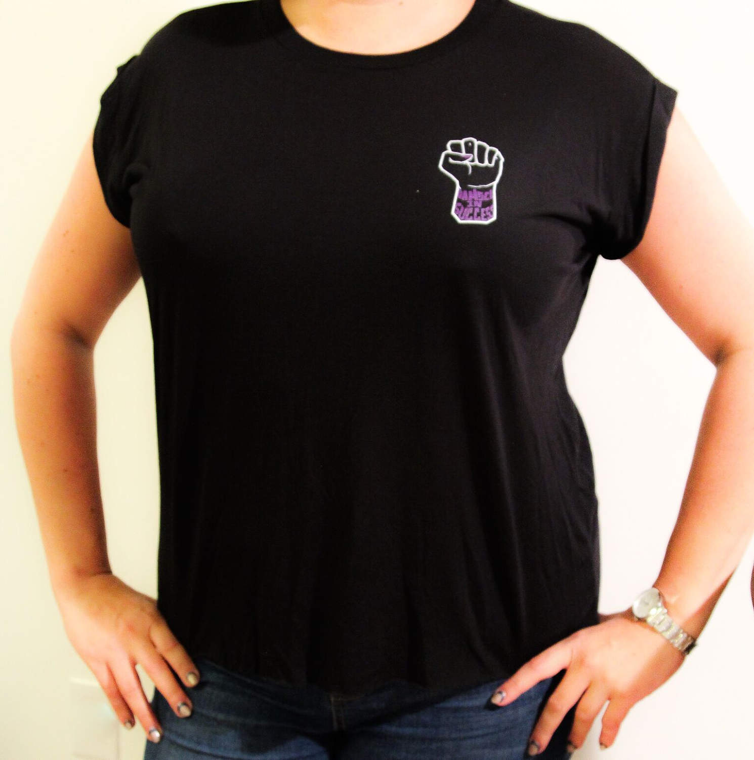 Maid in Erfolg Weiblichen Schwarzen Muskel-T-Shirt Maid in Erfolg Weiblichen Schwarzen Muskel-T-Shirt von DamselinSuccess