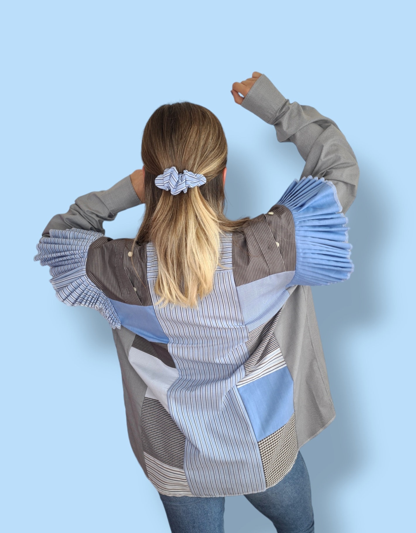 Upcycled Frauen Patchwork Shirts Mit Rüschen Und Offene Schultern/ Handgemachtes Baumwoll Top/ Bluse Von Herrenhemden/ One Of A Kind von DamuClothing
