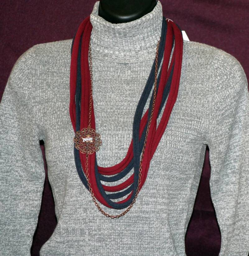 Cleveland Cavaliers T-Shirt Halskette Cleveland Cavaliers T-Shirt Halskette von DanDeeCreationsShop