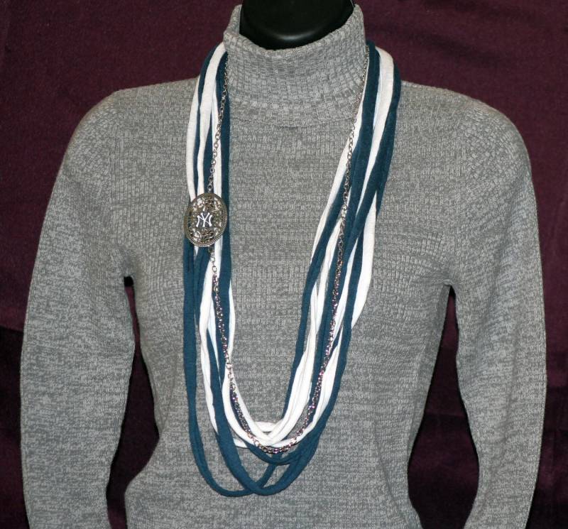 New York Yankees T-Shirt Halskette New York Yankees T-Shirt Halskette von DanDeeCreationsShop