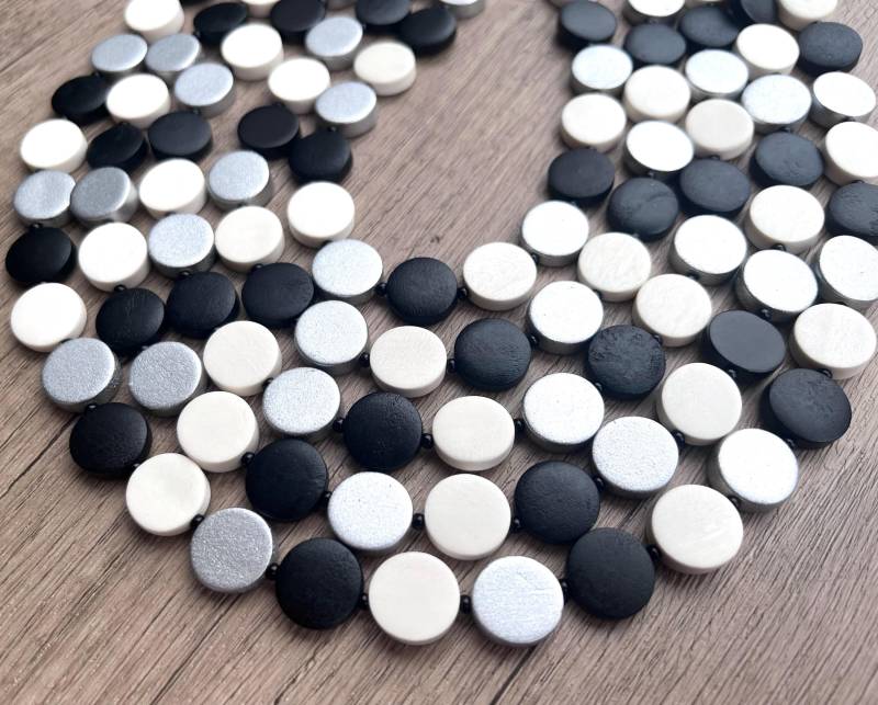 Schwarz Silber Weiß Statement Halskette Holz Perlen Chunky Multi Strang - Charlotte Schwarz Silber Weiß Statement Halskette Holz Perlen Chunky Multi Strang - Charlotte von DanaLeBlancDesigns