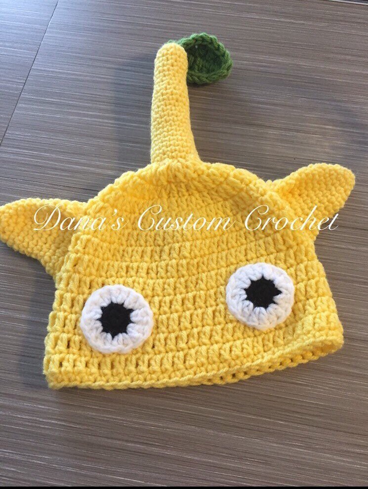 Gelber Pikmin Hut Gehäkelt - Fotografie Requisite Frühling -Handmade Geschenk Kinder Baby Charakter Unikat von DanasCrochetShop