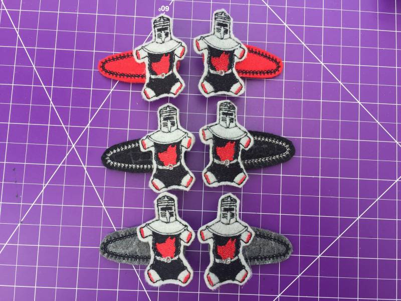 Schwarze Ritter Filz Haarspanbe von DanasStitchNSundries