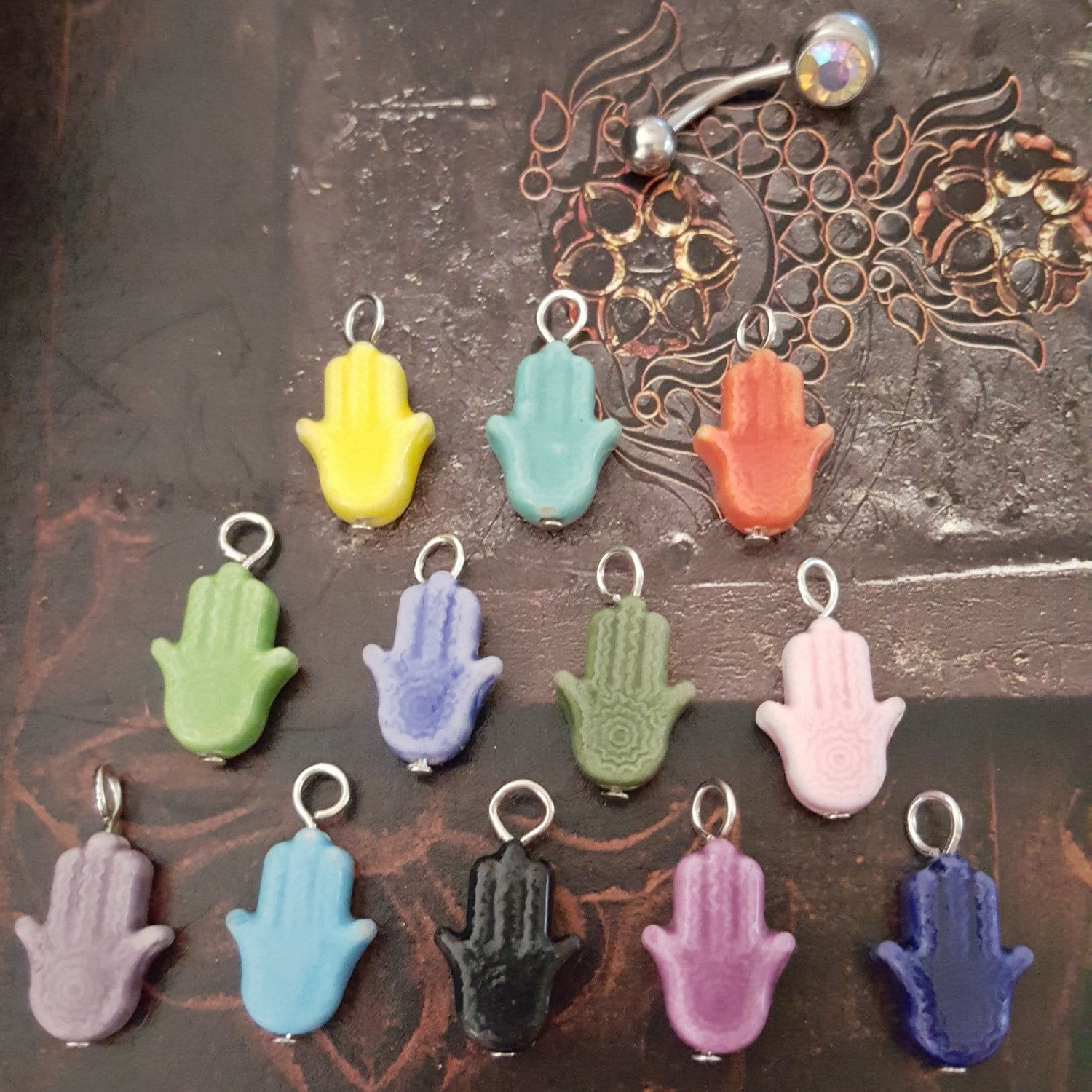 Interchangeable Bauch Ring Hamsa Hand Bemalt Körper Piercing Schmuck Abnehmbare Charms Swap & Drop Wechselbare Bar Charme von DancingGypsies