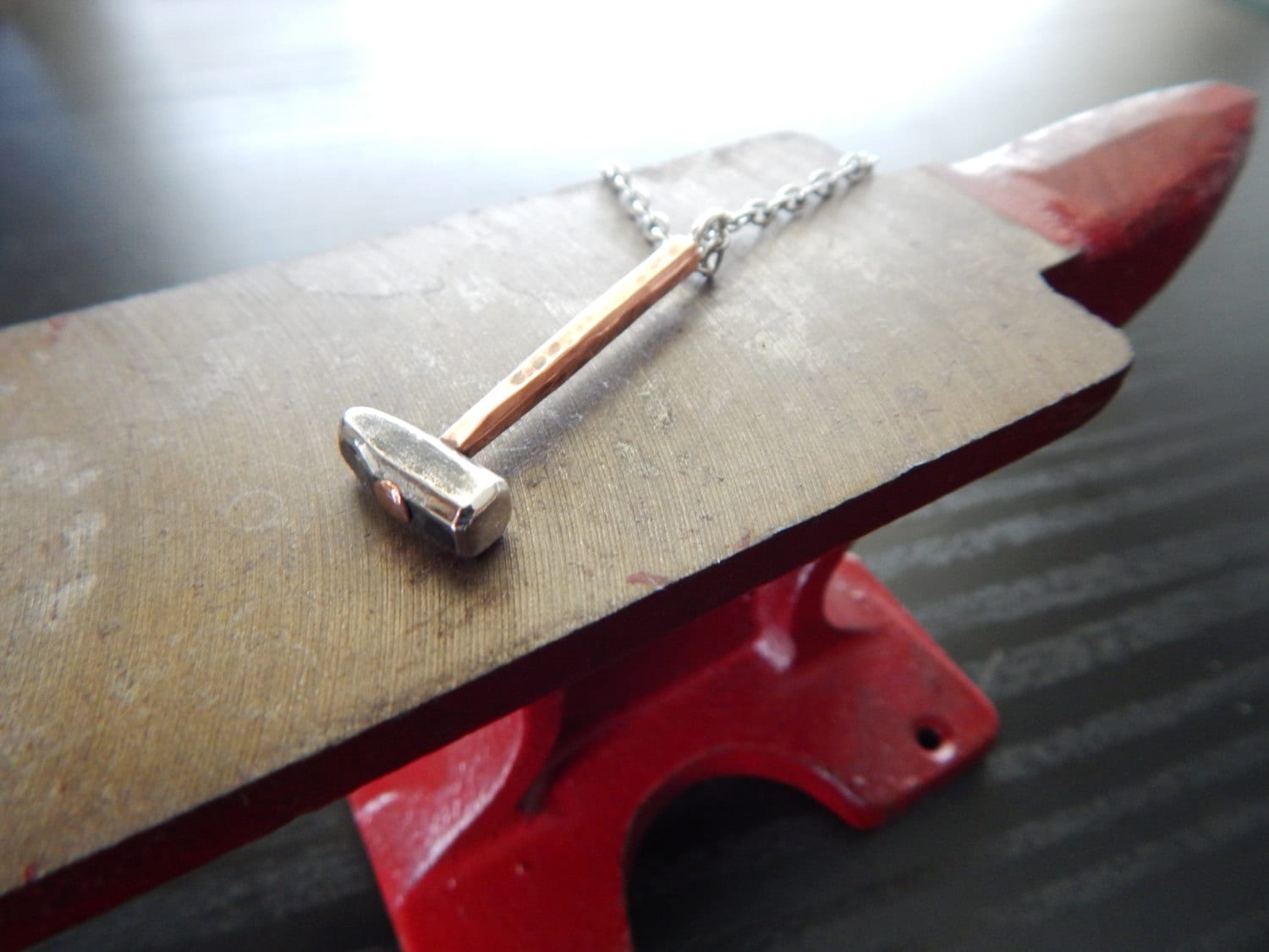 Mini Schmied Hammer Schmuck Halskette Mini Schmied Hammer Schmuck Halskette von DancingMantisJewelry
