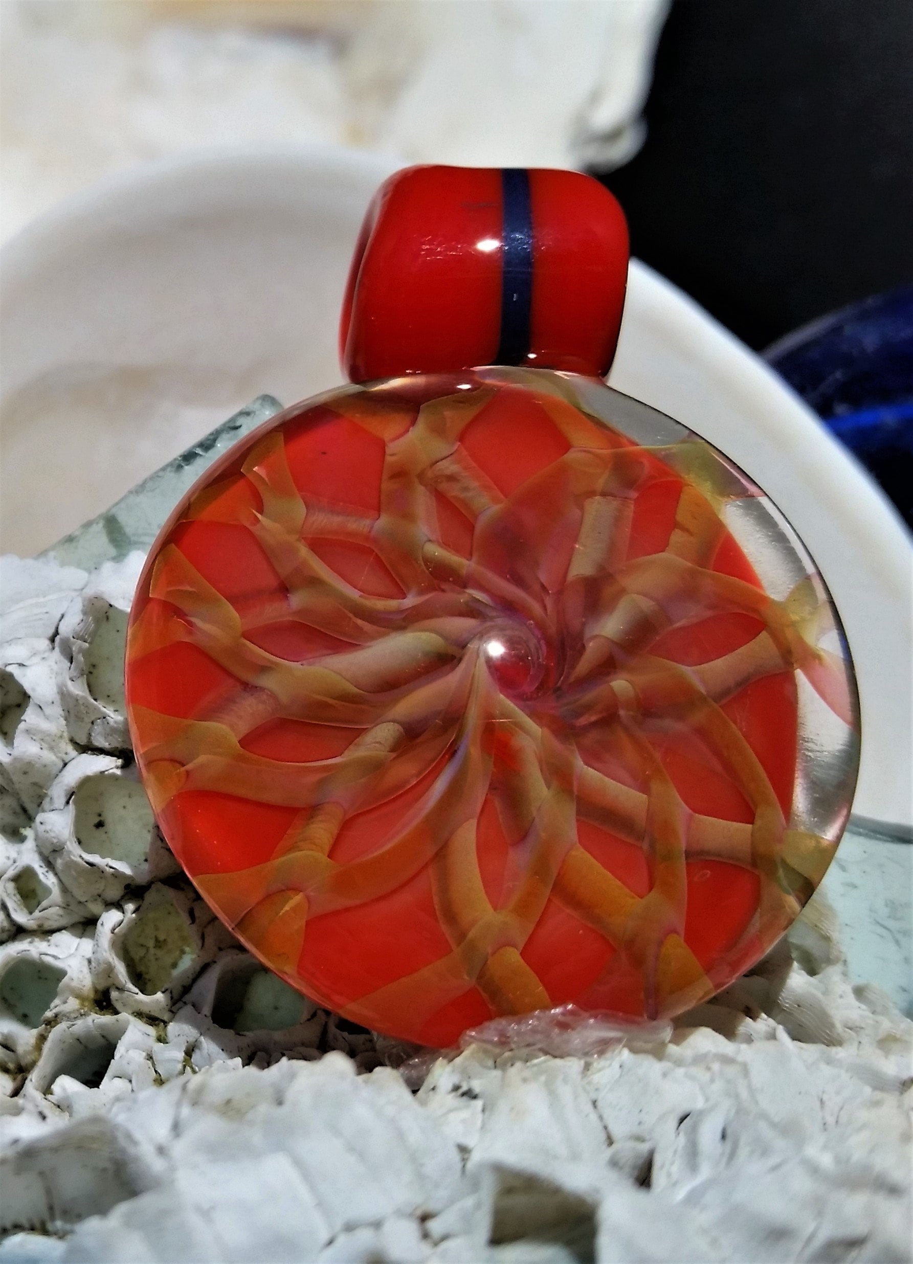 Schwarzlicht Reaktive Lampwork Boro Glas Anhänger Perle Rot Blau Und Orange Schwarzlicht Reaktive Lampwork Boro Glas Anhänger Perle Rot Blau Und Orange von DancingSands