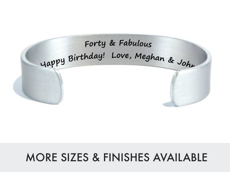 40 Jahre Geburtstagsgeschenk Für Frauen | Vierzig Und Fabelhaft Glücklich 40. Geburtstag Schmuck Manschette Frau Bester Freund Schwester von DandLDesigns4U