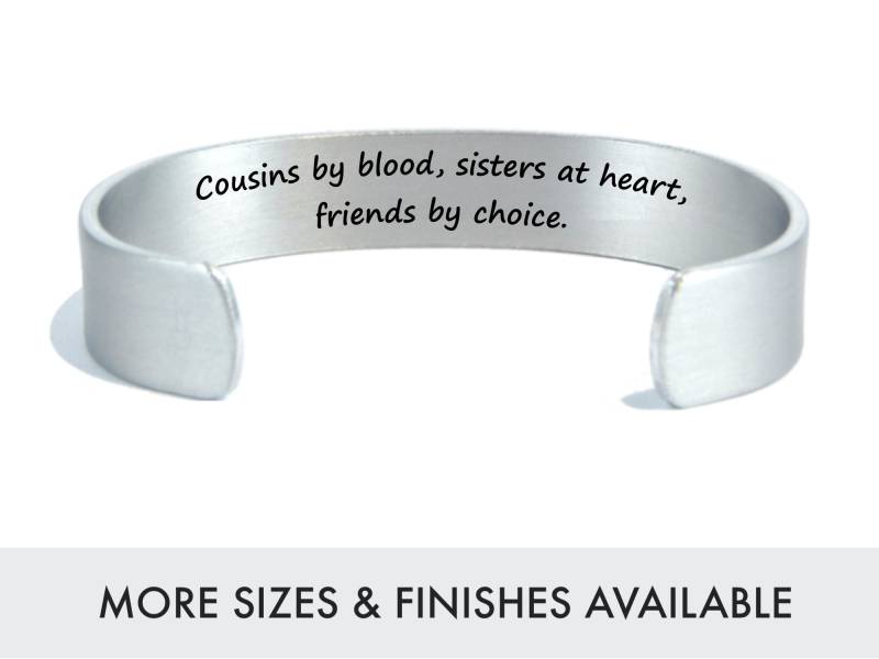 Cousin Geschenke | Cousinen Von Blutsschwestern Am Herzen Freundinnen Nach Wahl Brautjungfer Geschenk Hochzeitsschmuck Tief Graviertes Silberarmband Cousin Geschenke | Cousinen Von Blutsschwestern Am Herzen Freundinnen Nach Wahl Brautjungfer Geschenk Hochzeitsschmuck Tief Graviertes Silberarmband von DandLDesigns4U