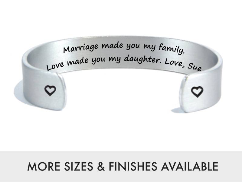 Schwiegertochter Geburtstagsgeschenk | Hochzeitsschmuck Personalisierte Nachricht Manschette Silber Armband Tief Graviertes Manschettenarmband Schwiegertochter Geburtstagsgeschenk | Hochzeitsschmuck Personalisierte Nachricht Manschette Silber Armband Tief Graviertes Manschettenarmband von DandLDesigns4U