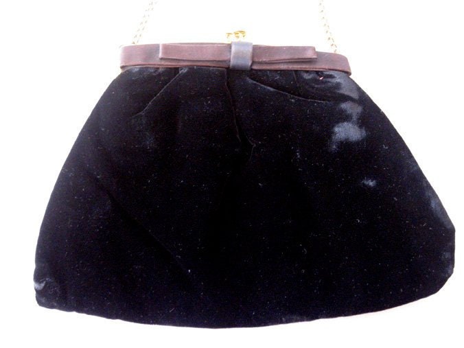 Circa 1940 Leder Schwarzem Samt Handtasche Mit Schleife Circa 1940 Leder Schwarzem Samt Handtasche Mit Schleife von DandLVintage