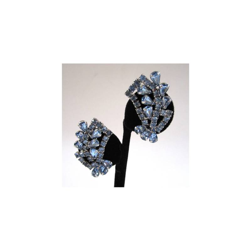 Circa 1950Er Jahre Blaue Strass Fächer Ohrringe Circa 1950Er Jahre Blaue Strass Fächer Ohrringe von DandLVintage