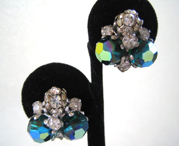 Circa 1960Er Jahre Vogue Aurora Borealis in Grün Mit Kristall Ohrringe von DandLVintage
