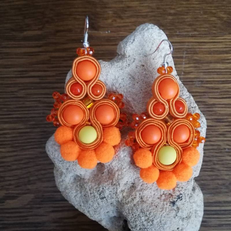 Glänzende Neon Soutache Ohrringe von DandaArtBijoux