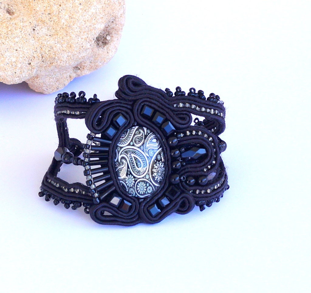 Schwarz Armband Statement von DandaArtBijoux