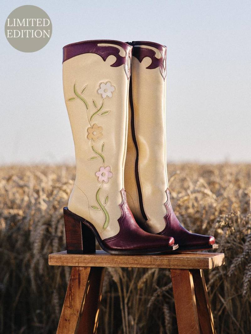 Blumenstiefel Bordeaux - Limitierte Edition Blumenstiefel Bordeaux - Limitierte Edition von Dandelie