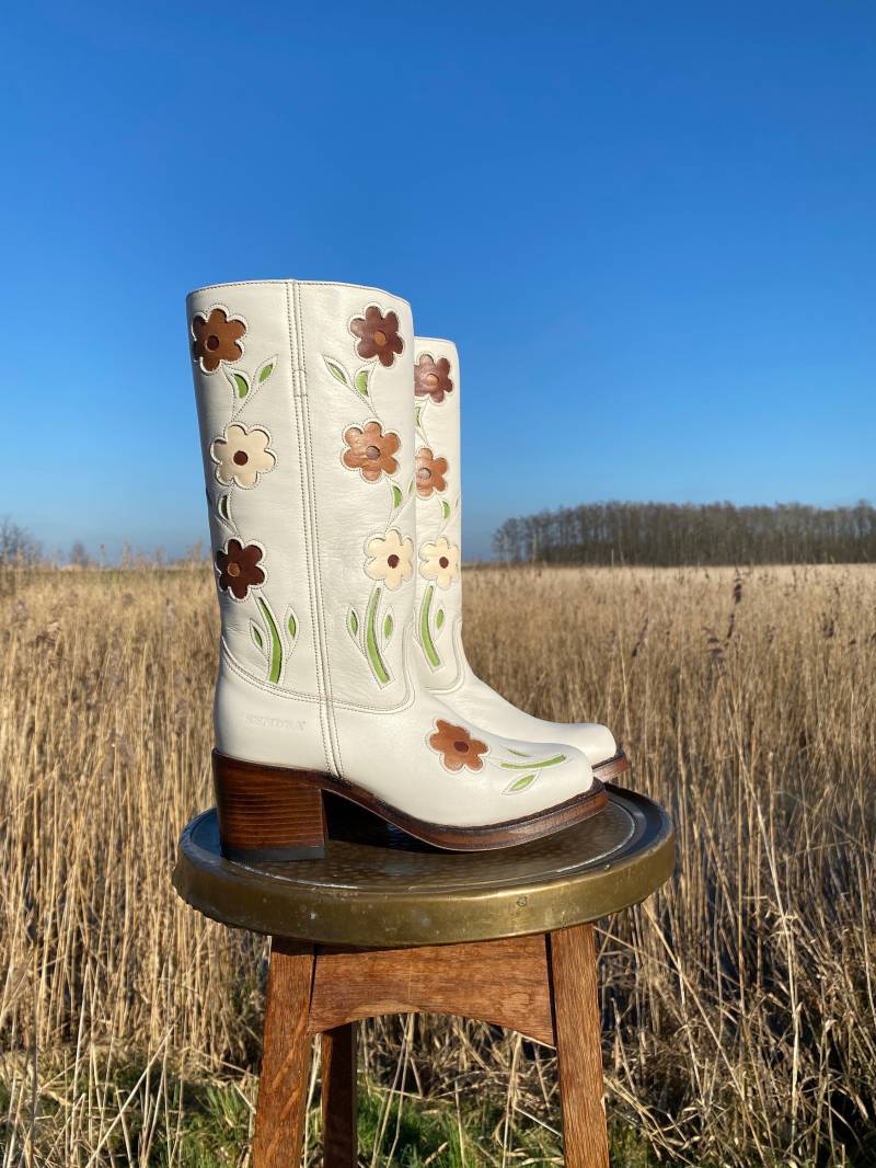 Blumenstiefel Beige von Dandelie