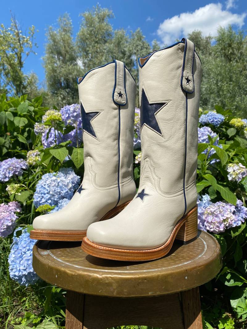 Mystic Star Boots Knochen Mystic Star Boots Knochen von Dandelie