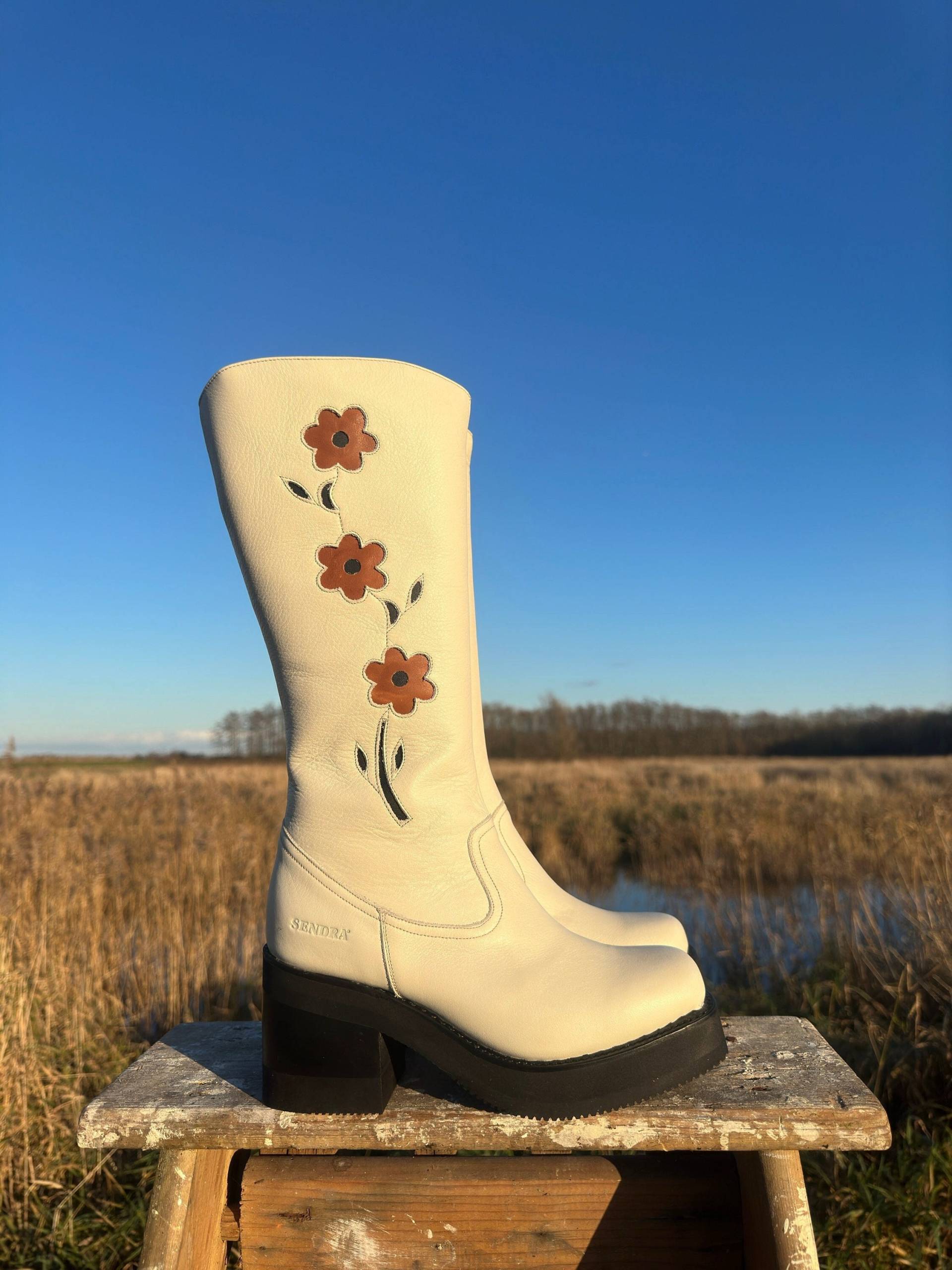 Plateaustiefel Mit Blumenmuster in Knochen von Dandelie