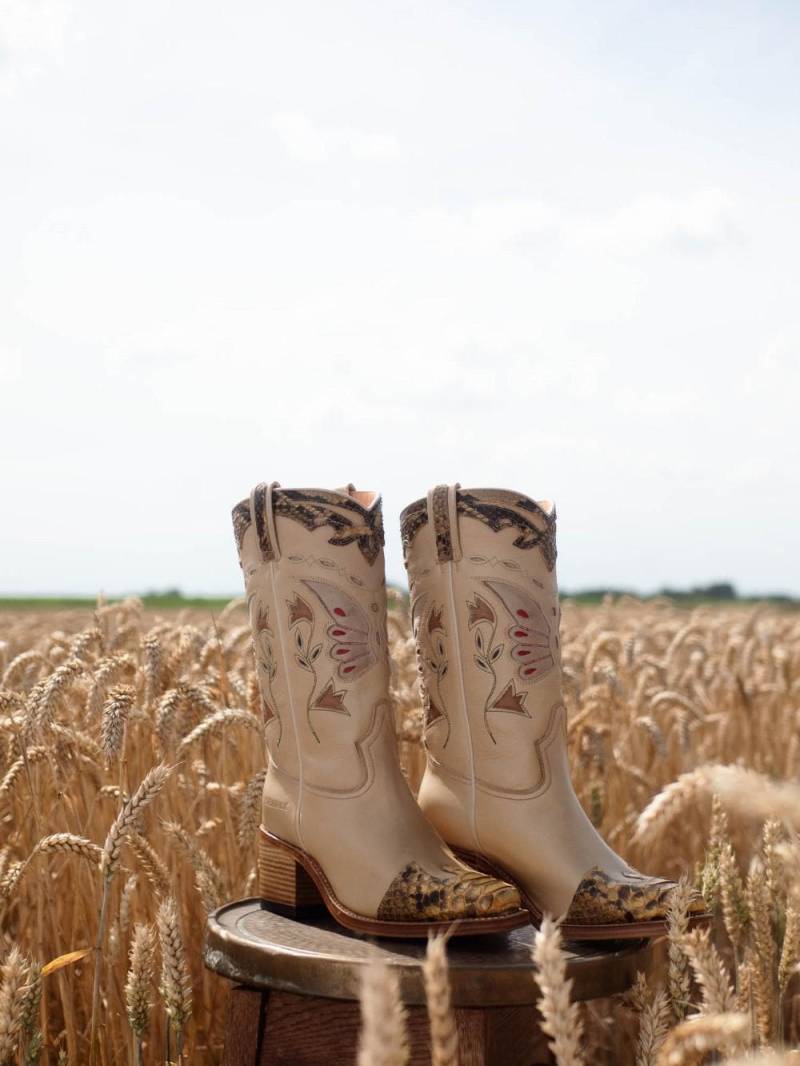 Yara-stiefel in Kamel von Dandelie