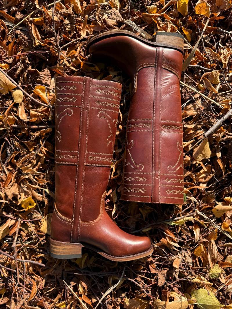 stitching Taurus Boots Kastanie stitching Taurus Boots Kastanie von Dandelie